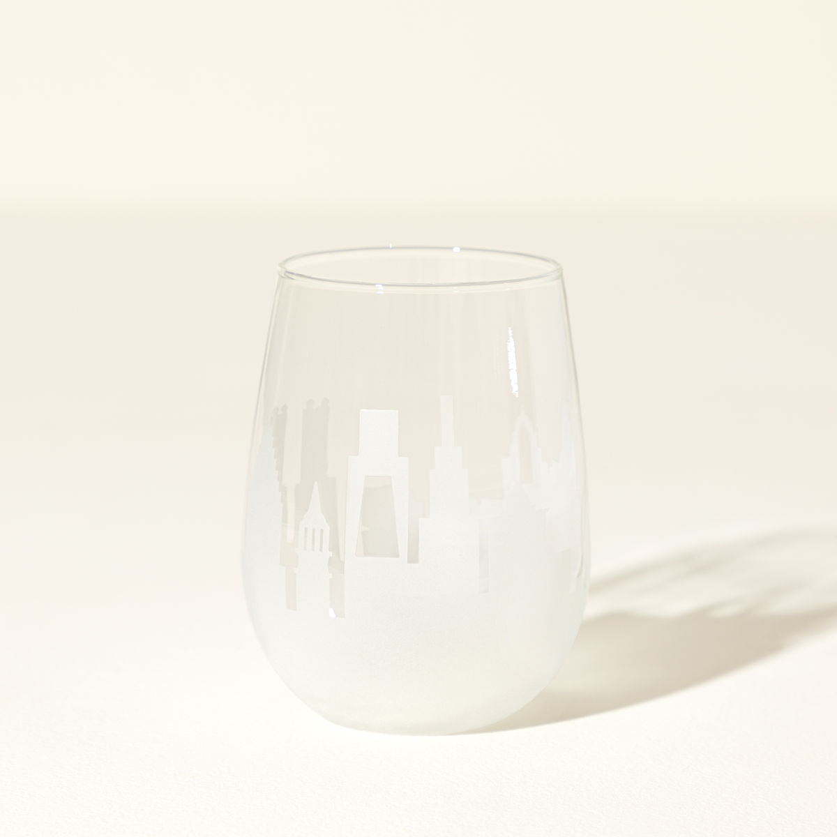 Etched Skyline Wine Glass - Philadelphia