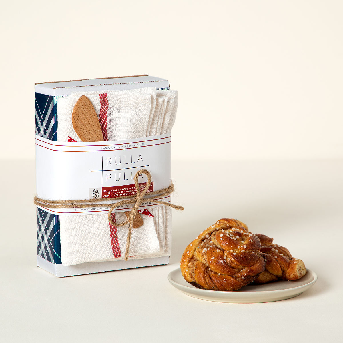 Goods SCANDINAVIAN CINNAMON BUNS KIT