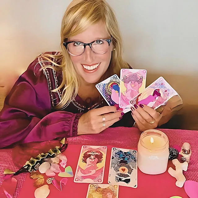 Uncommon Goods | Valentine's Day Tarot Class