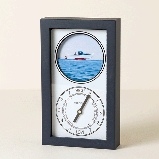 Seaside Surprise Moving Tide Clock