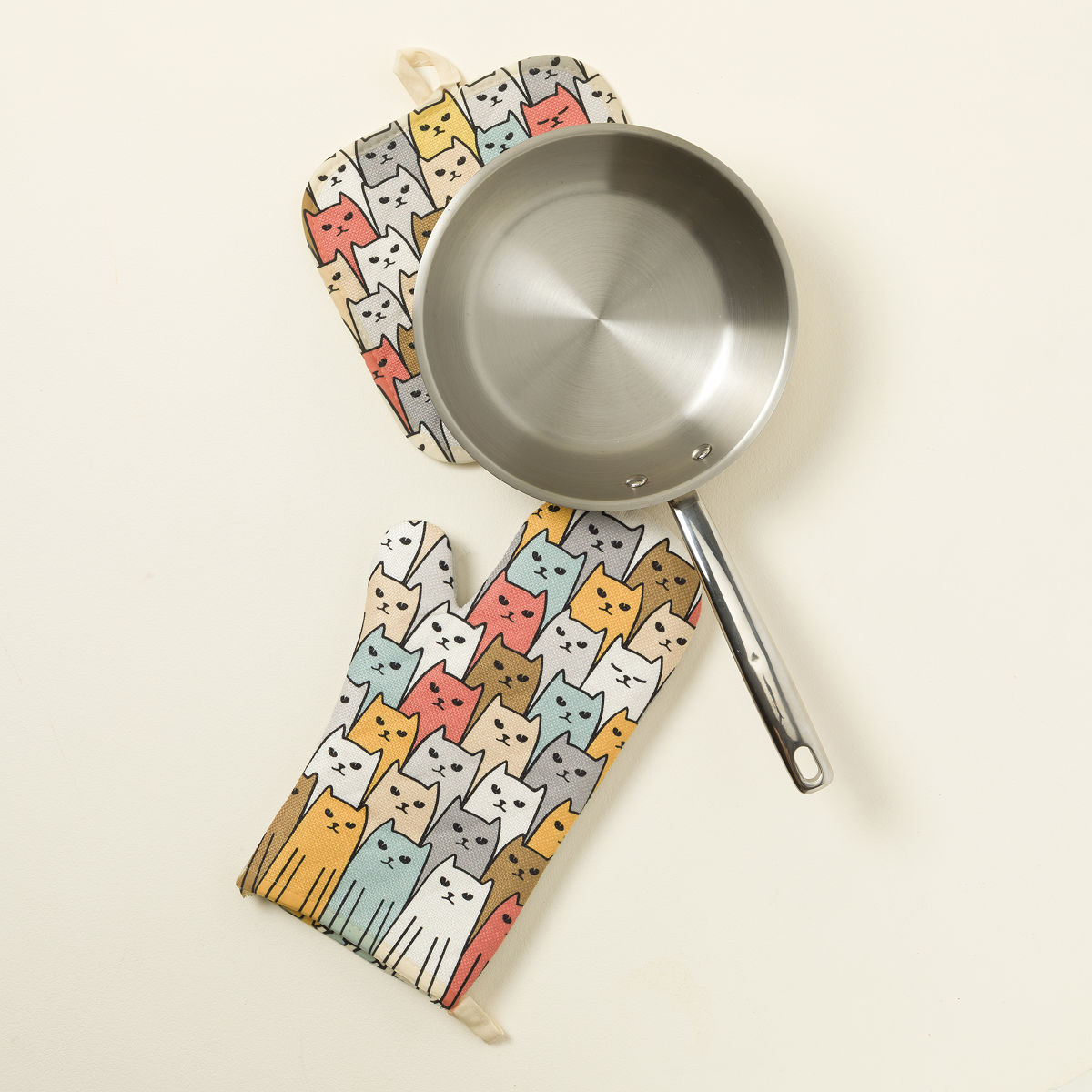 Cats on Cats Oven Mitt & Potholder Set