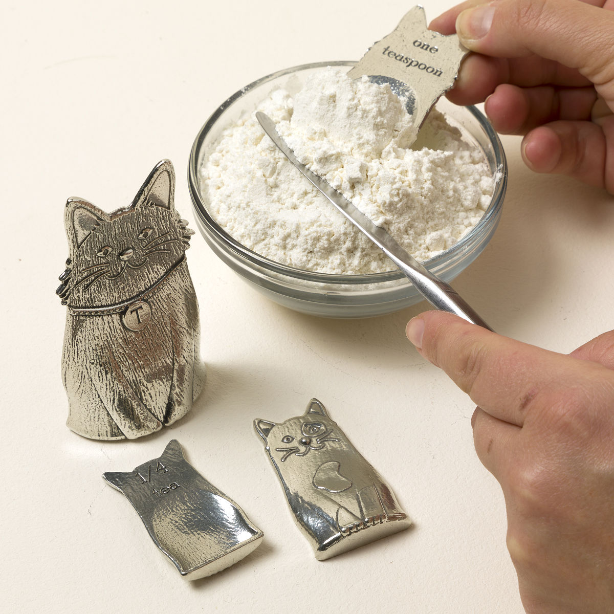 Cat Family Standing Measuring Spoons | Baking