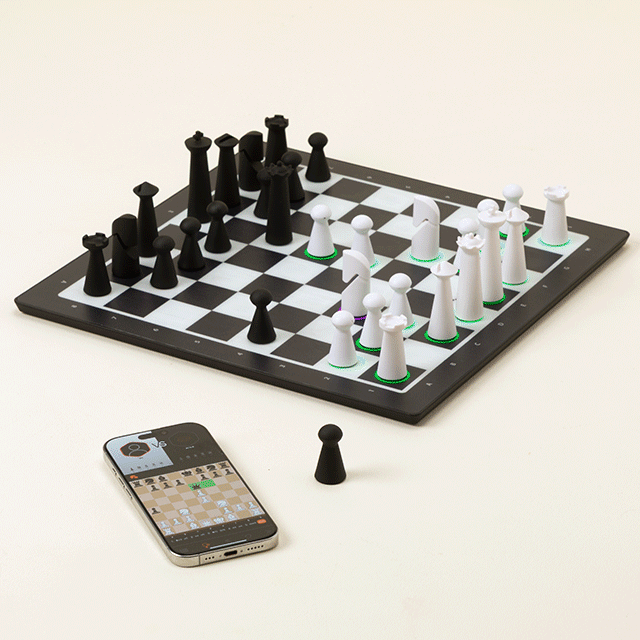 Tech Enabled Beginner to Expert Chess Set