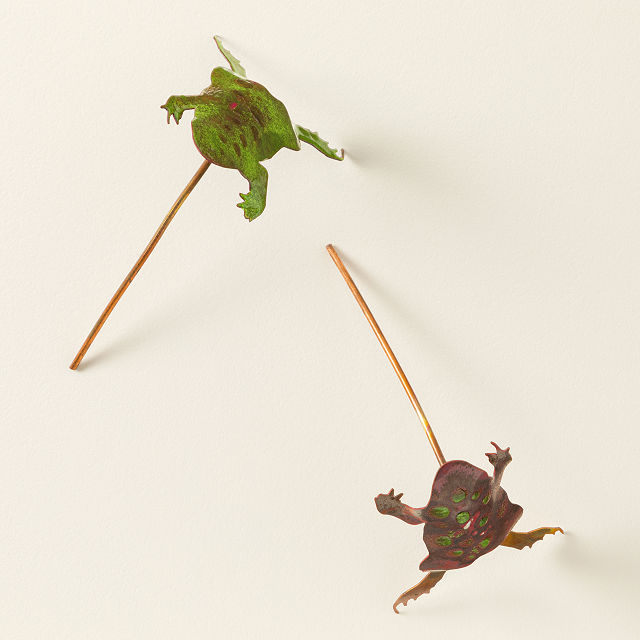 Lucky&#160;Leaping Frog Copper Garden Stakes