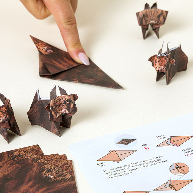 Mini Highland Cows Paper Desk Herd