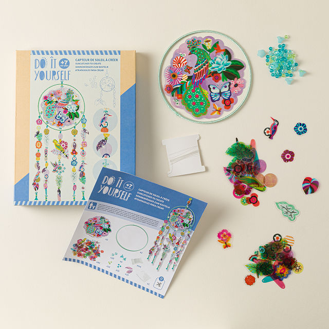 Artful Aviary DIY Suncatcher Kit