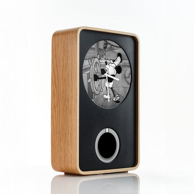 Moving Canvas Animated Desk Clock