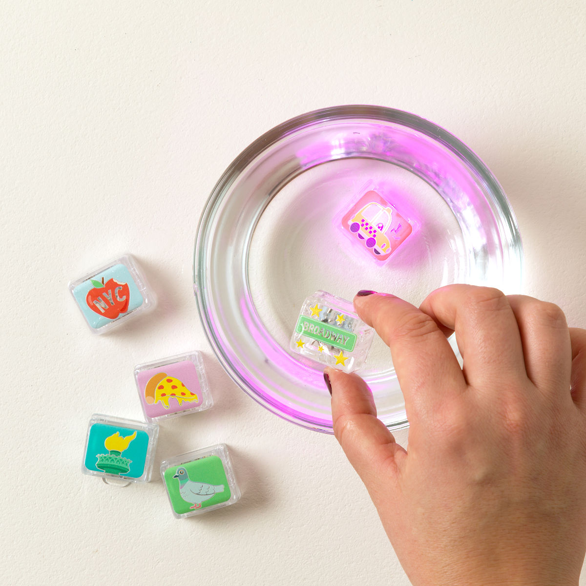 NYC Glowing Bath Time Cubes