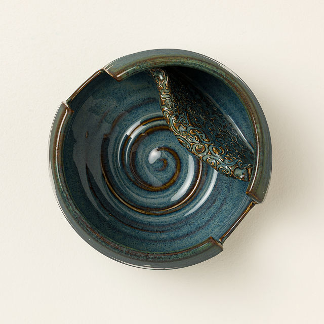 Sponge Holder with Ring Pocket