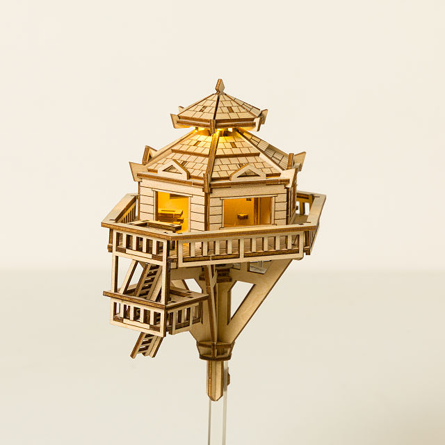 Light Up Plant Treehouse Build Kit