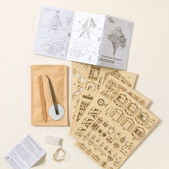 Light Up Plant Treehouse Build Kit