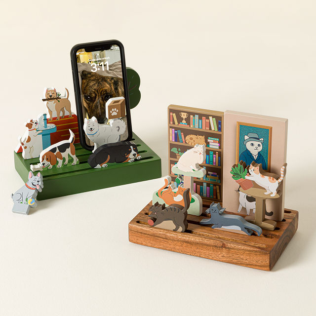 Desk Pet Phone Stand
