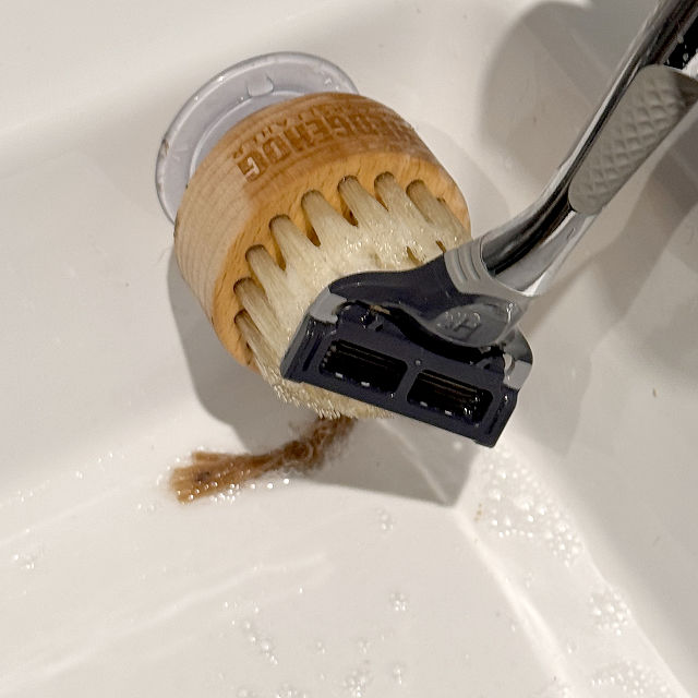 No Mess Razor Cleaner