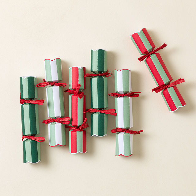 Pop & Sip Drink Charm Mini Christmas Crackers
