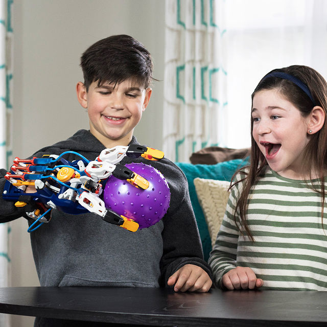 DIY Wearable Hydraulic Cyborg Hand