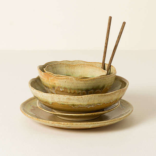 Handmade Ceramic Wavy Dinnerware