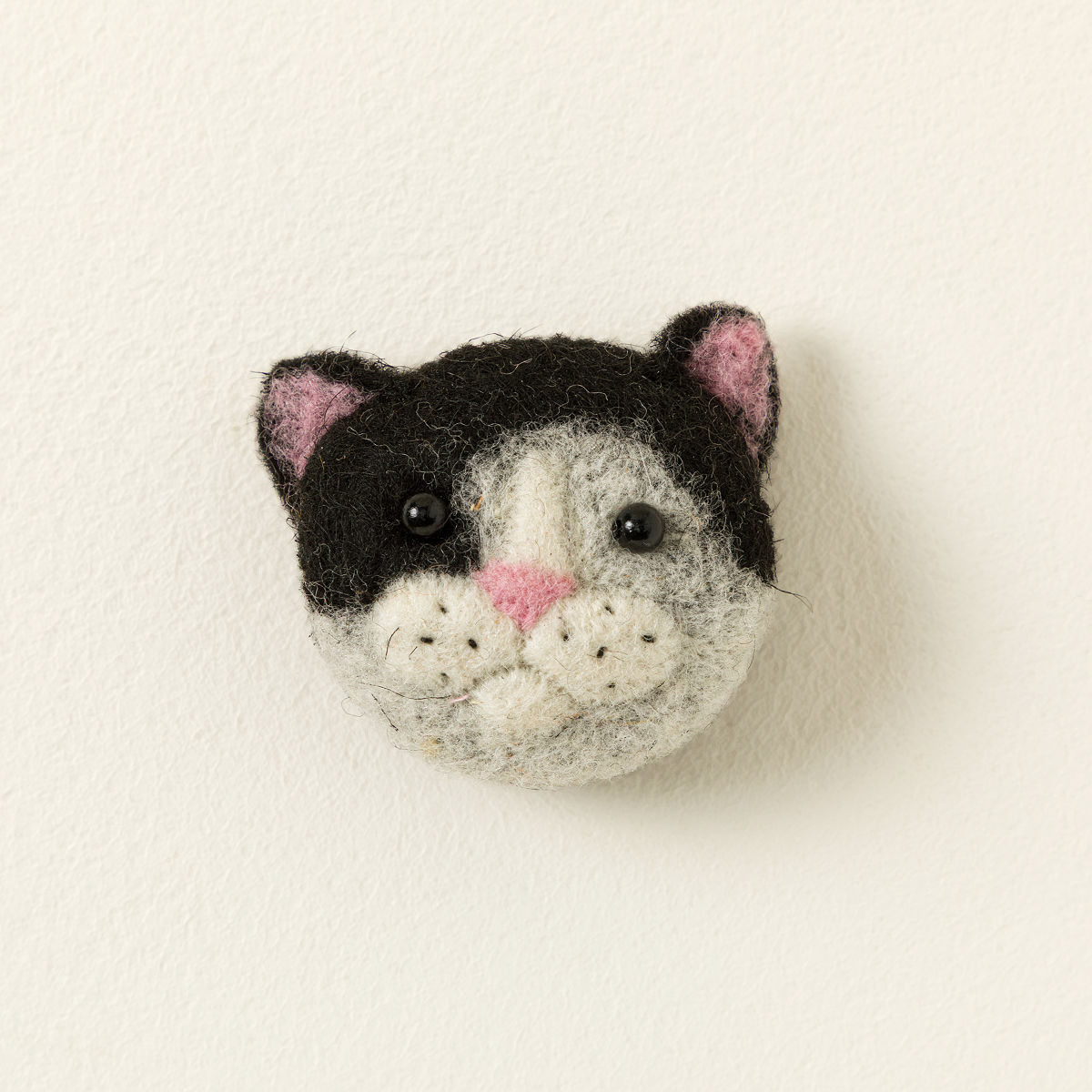 Cat Whisker Keeper Magnet - Black & White