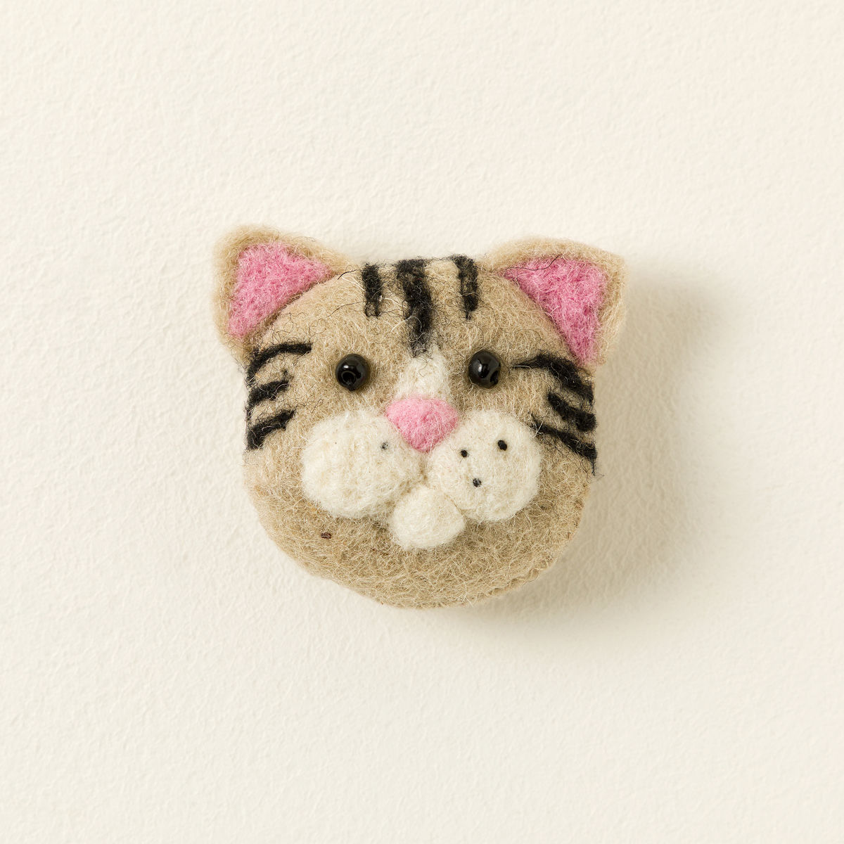 Cat Whisker Keeper Magnet - Tan & Black Tabby