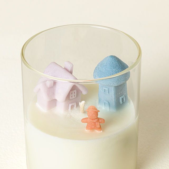 Snowy Cottage Candle