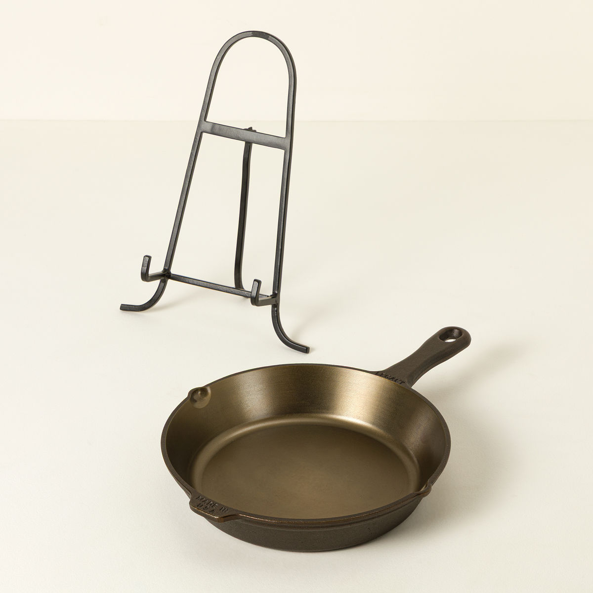 America 250 Cast Iron Pan - 10" Cast Iron Pan with Smoothed Interior