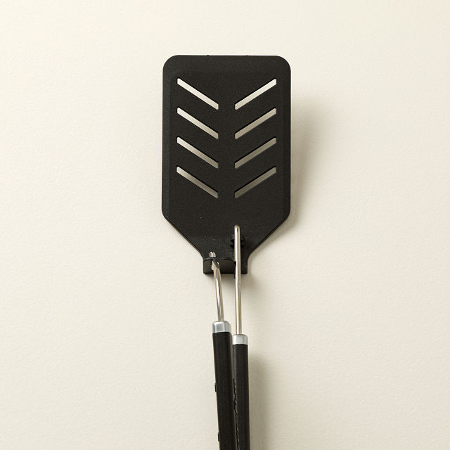 Easy-Flip Ergonomic Spatula