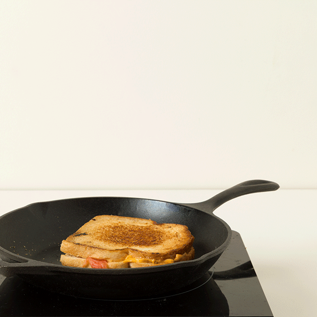Easy-Flip Ergonomic Spatula