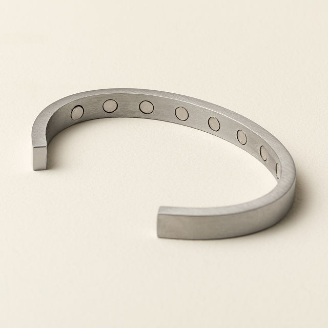 Stay Organized Magnetic Cuff