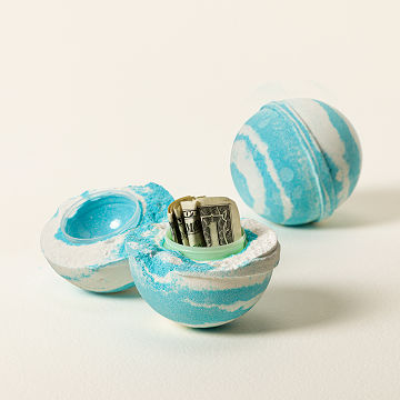 Melting Snowball Mystery Cash Bath Bomb