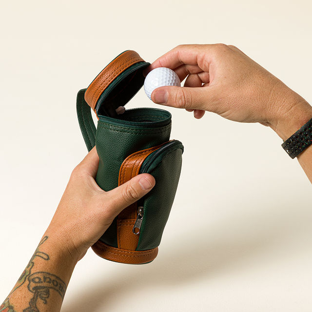 Clip-On "Mini" Golf Caddy